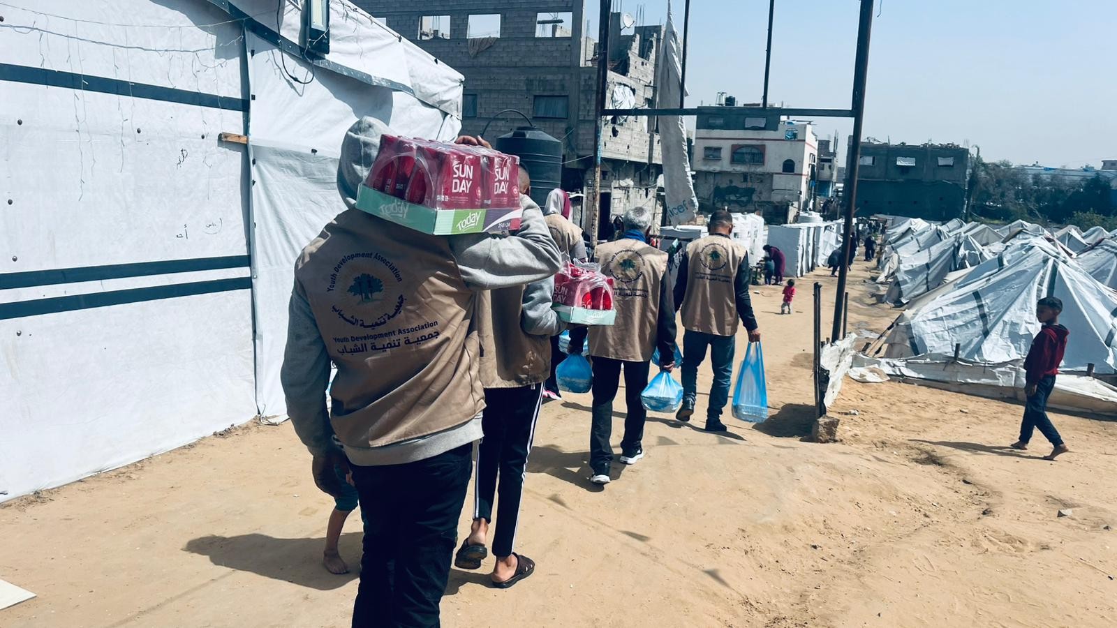 Distribution at Nafaq Street Camp second night